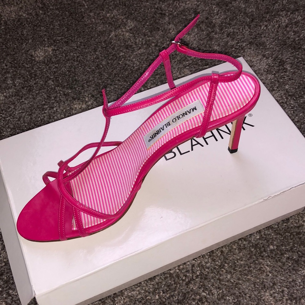 MANOLO BLAHNIK strappy pink heels